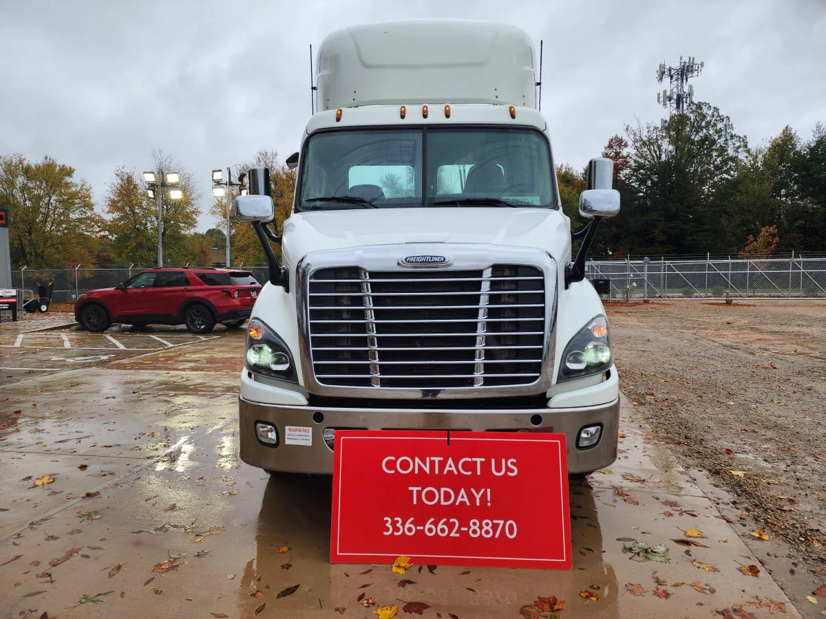 2018 Freightliner Cascadia in Greensboro, NC — photo 2
