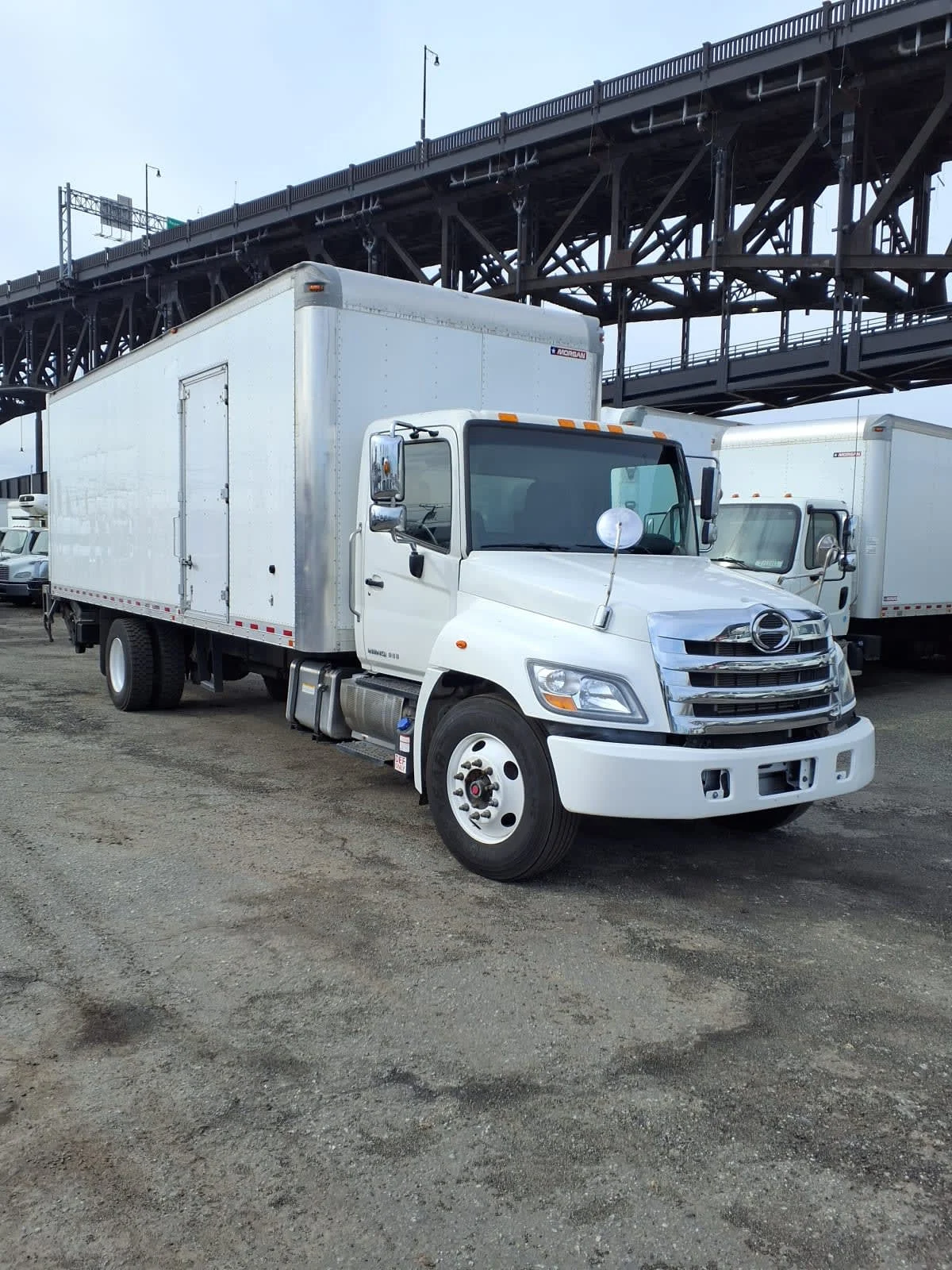 2019 Hino 268 in Kearny, NJ — photo 3