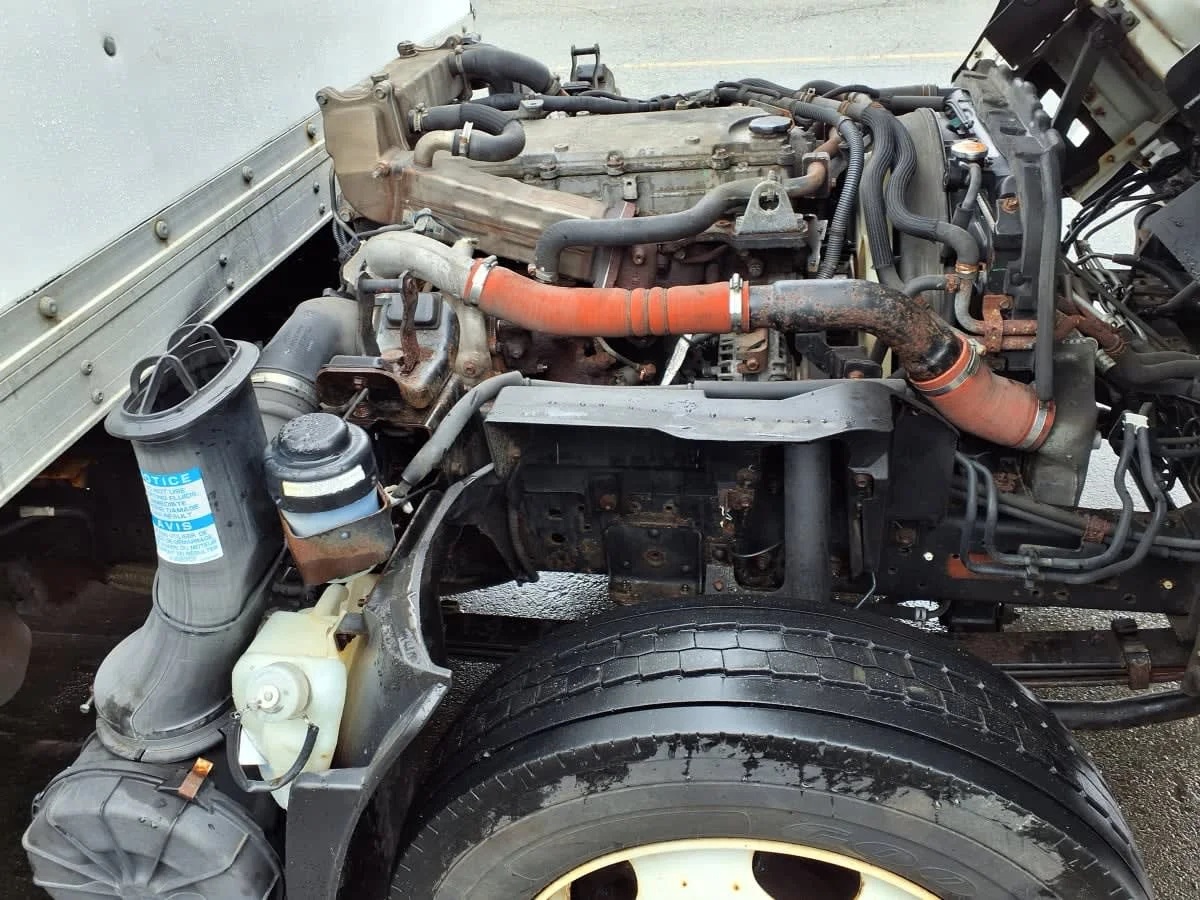 2019 Isuzu NQR - image 11