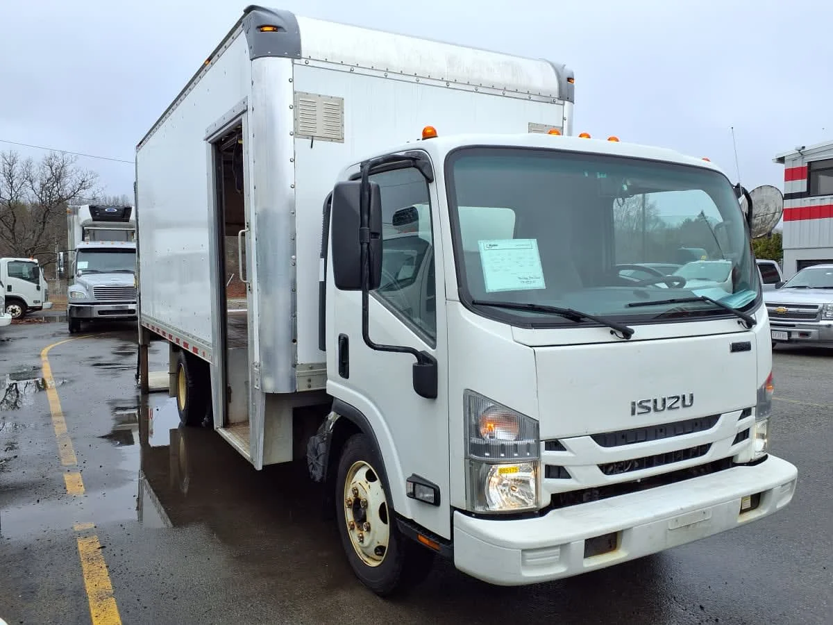 2019 Isuzu NQR - image 3