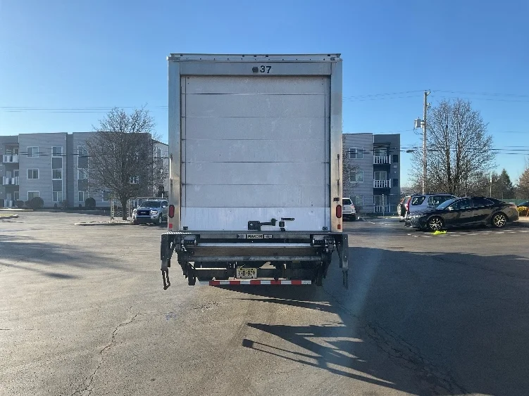 2019 Freightliner M2 106 - image 7