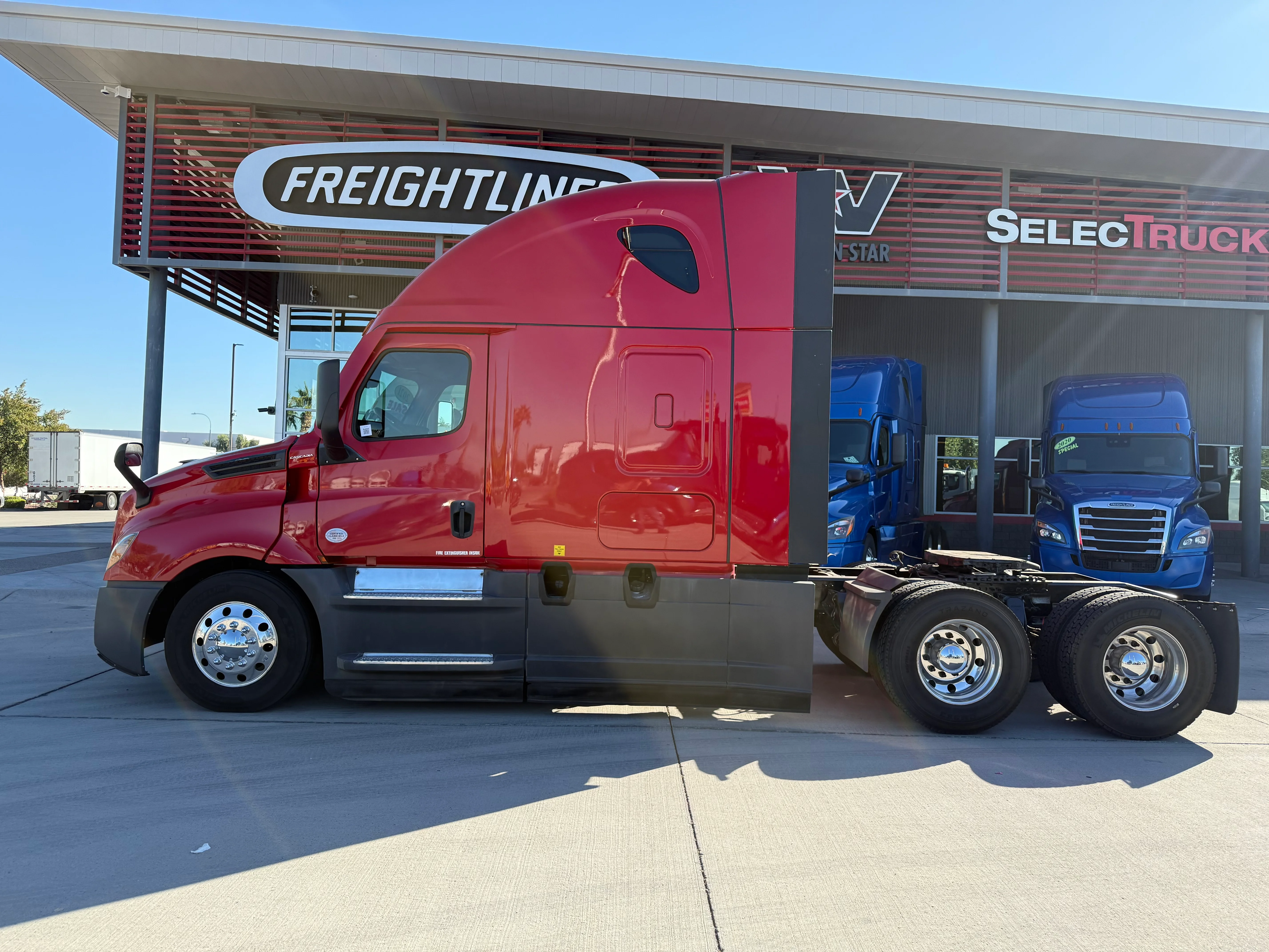 2021 Freightliner Cascadia in Phoenix, AZ — photo 3