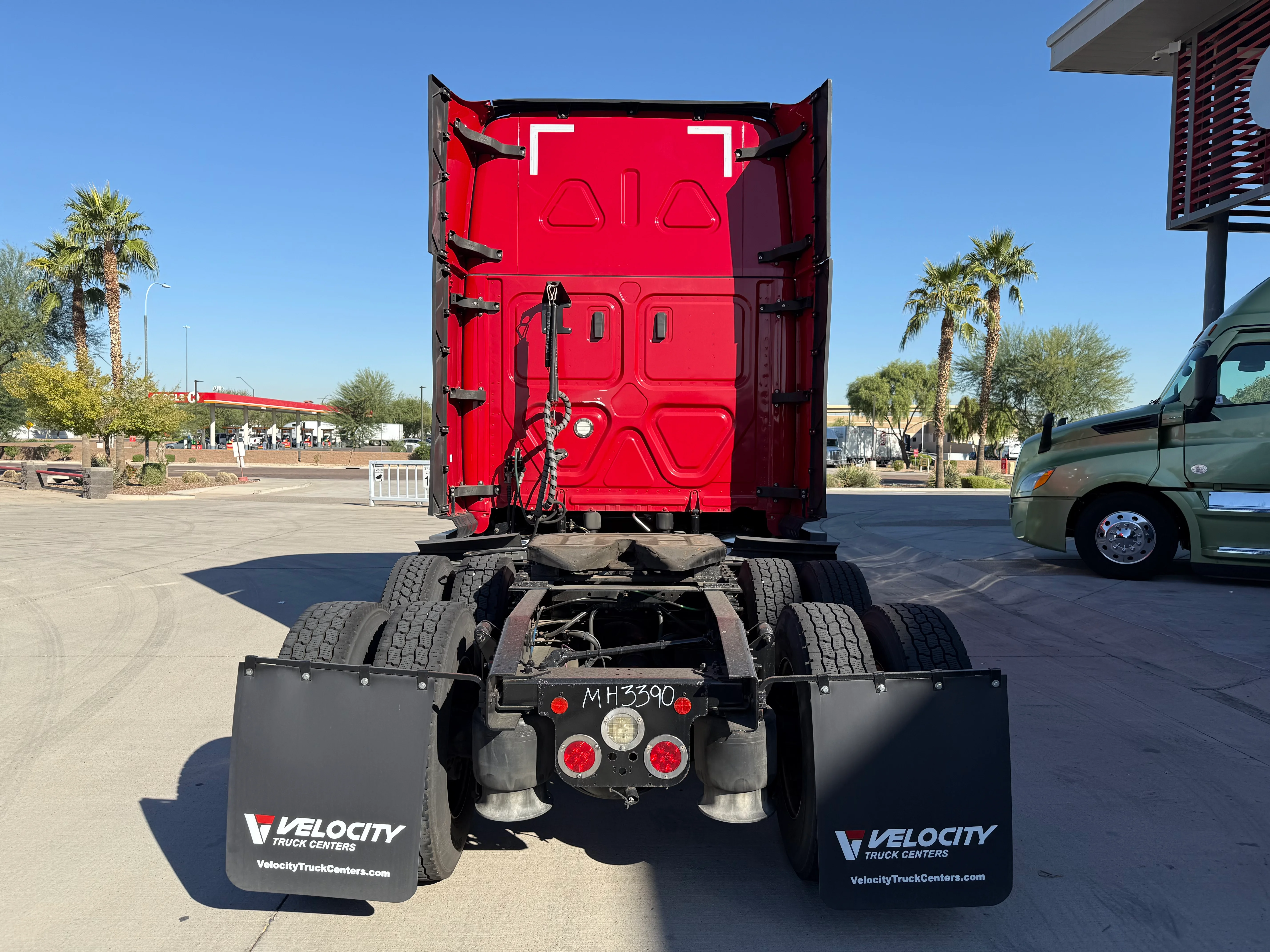 2021 Freightliner Cascadia in Phoenix, AZ — photo 5