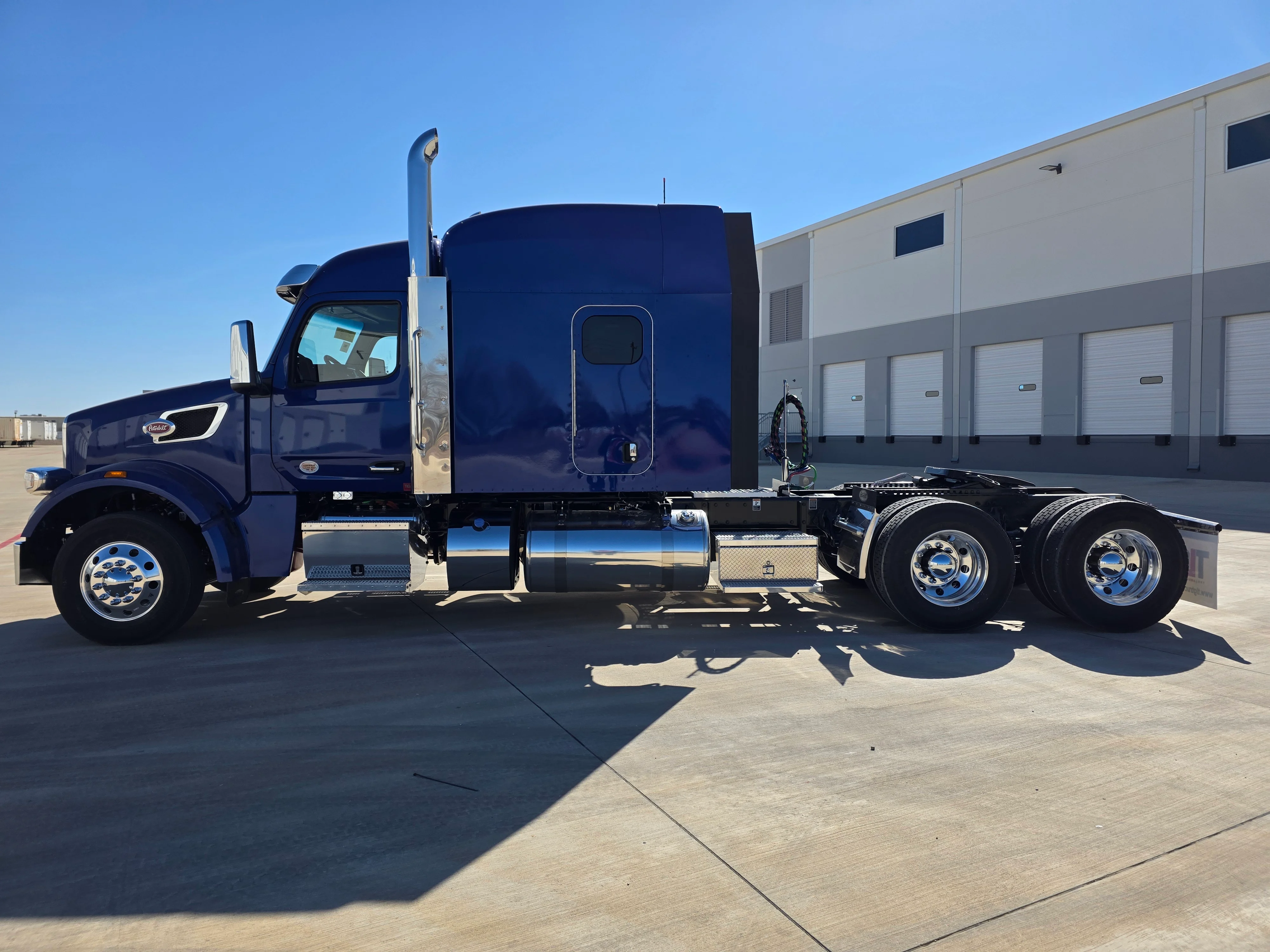2027 Peterbilt 567 in Louisville, KY — photo 2