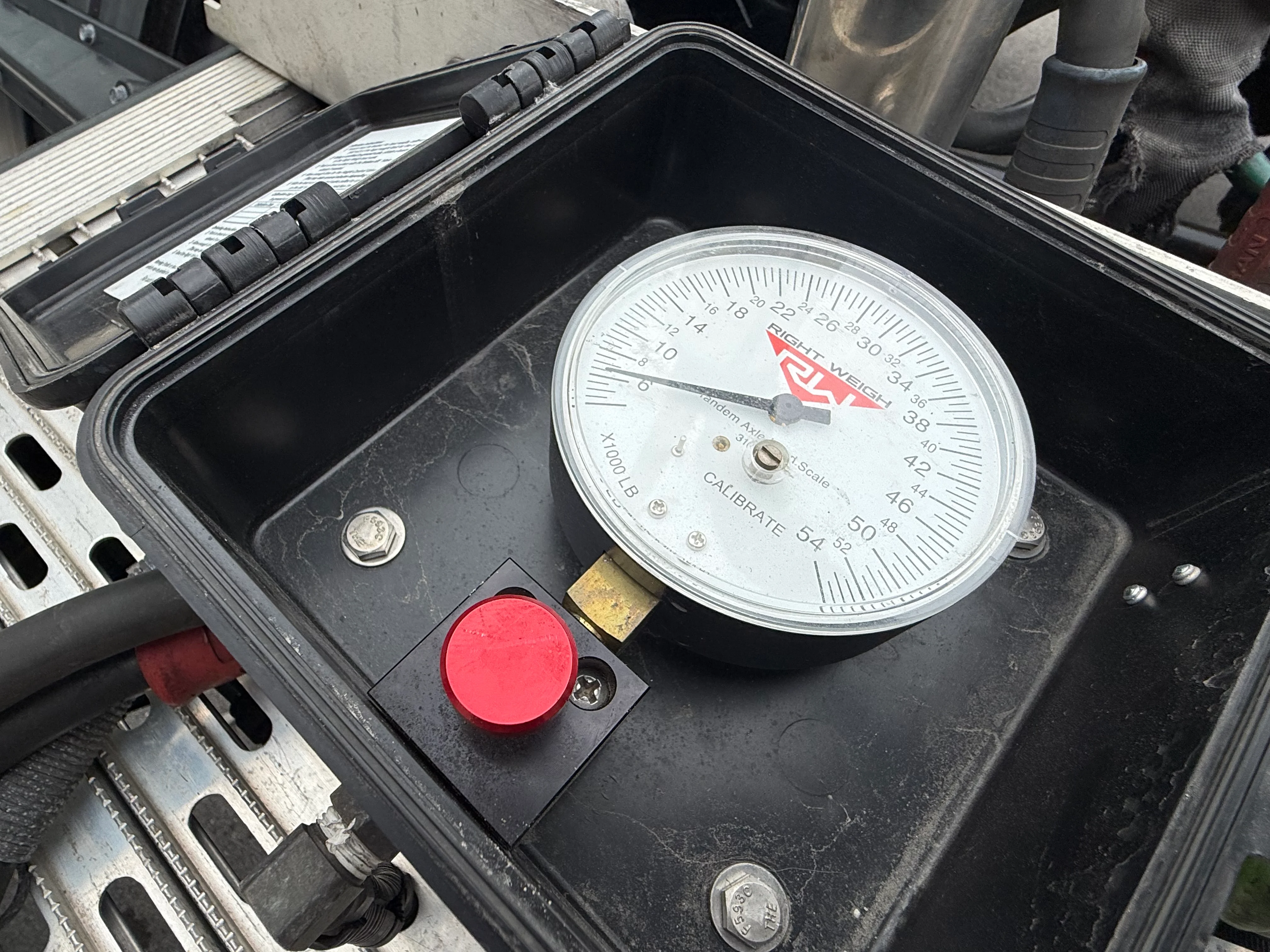 2023 Peterbilt 389 in Louisville, KY — photo 9