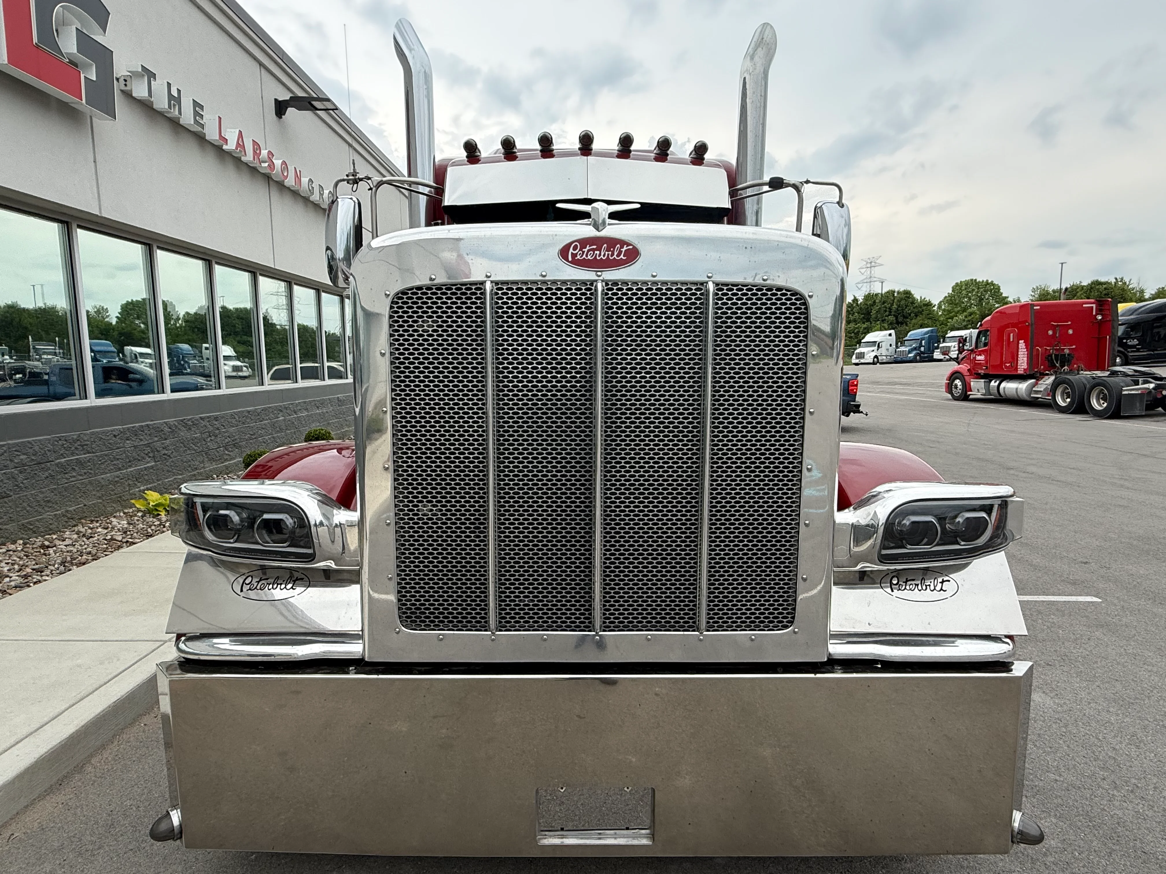 2023 Peterbilt 389 in Louisville, KY — photo 8