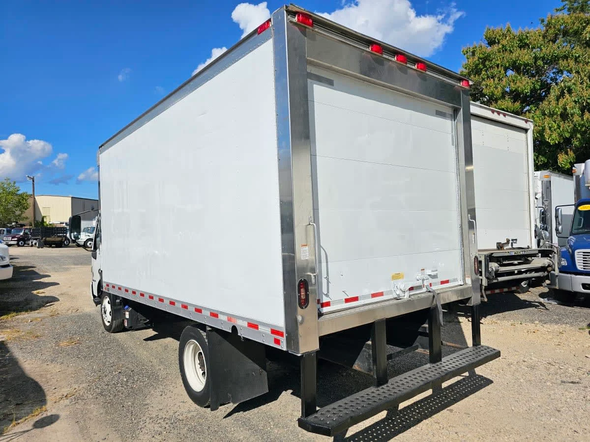 2019 Hino 195 in Bensalem, PA — photo 6