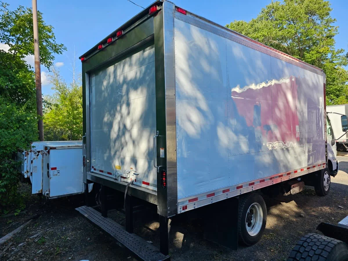2019 Hino 195 in Bensalem, PA — photo 4