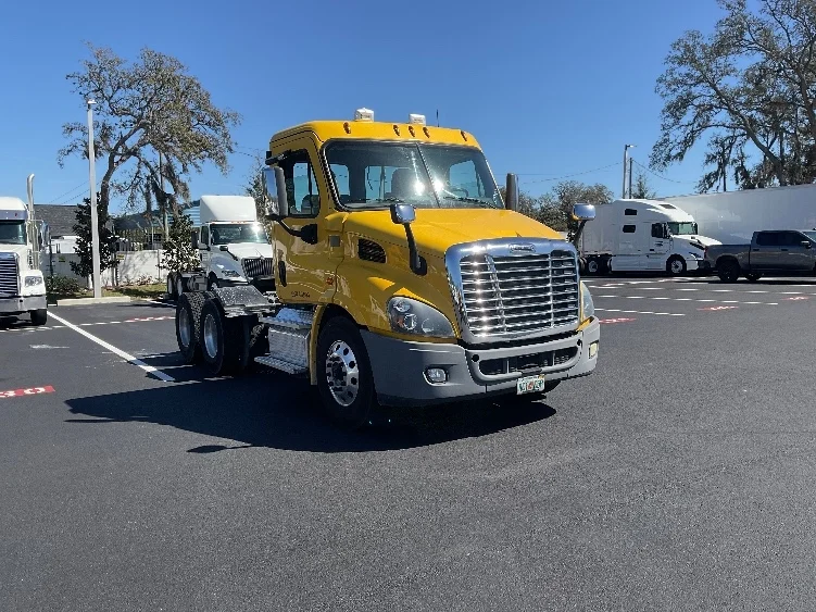 2019 Freightliner Cascadia in Tampa, FL