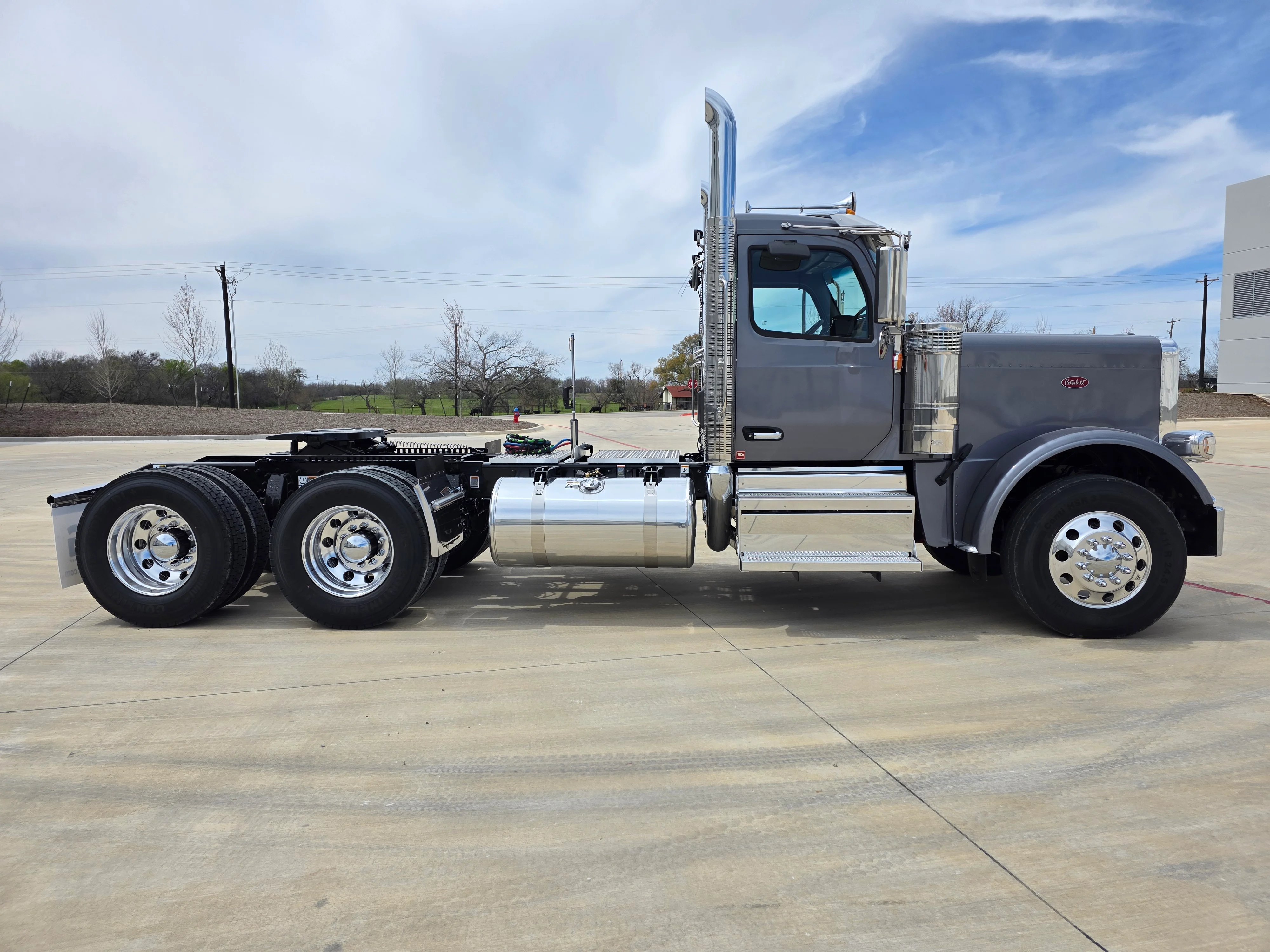 2027 Peterbilt 589 in Raleigh, NC — photo 6