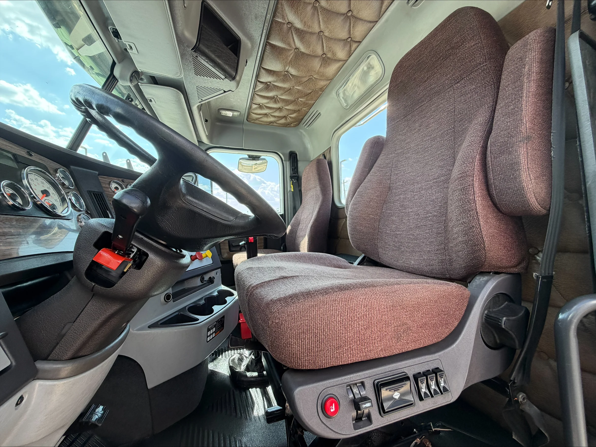2019 Freightliner 122SD in Oklahoma City, OK — photo 13