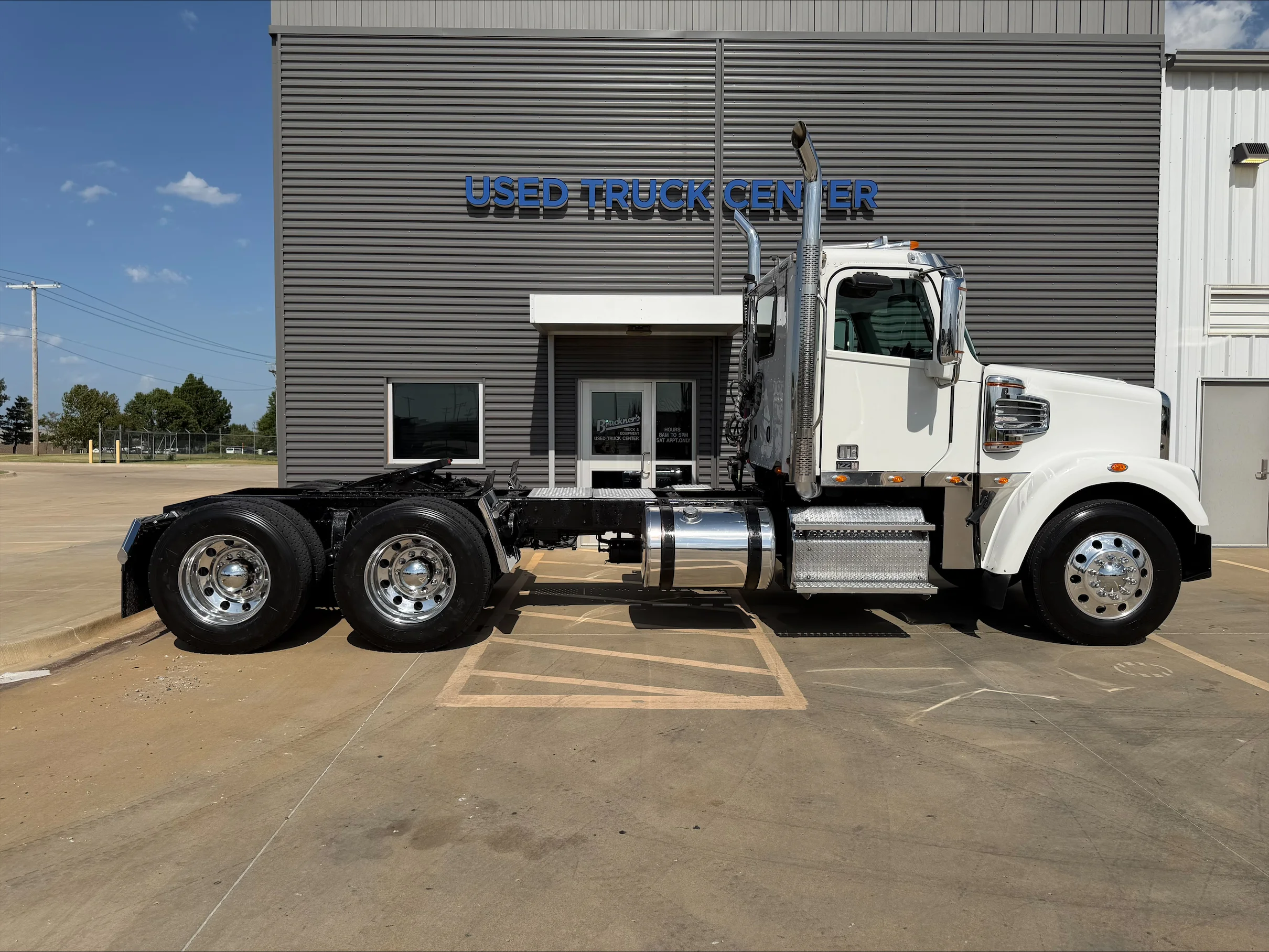 2019 Freightliner 122SD in Oklahoma City, OK — photo 4