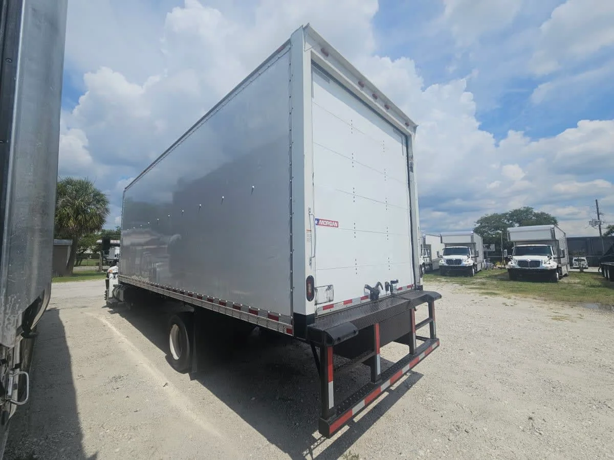 2019 International 4300 - image 6