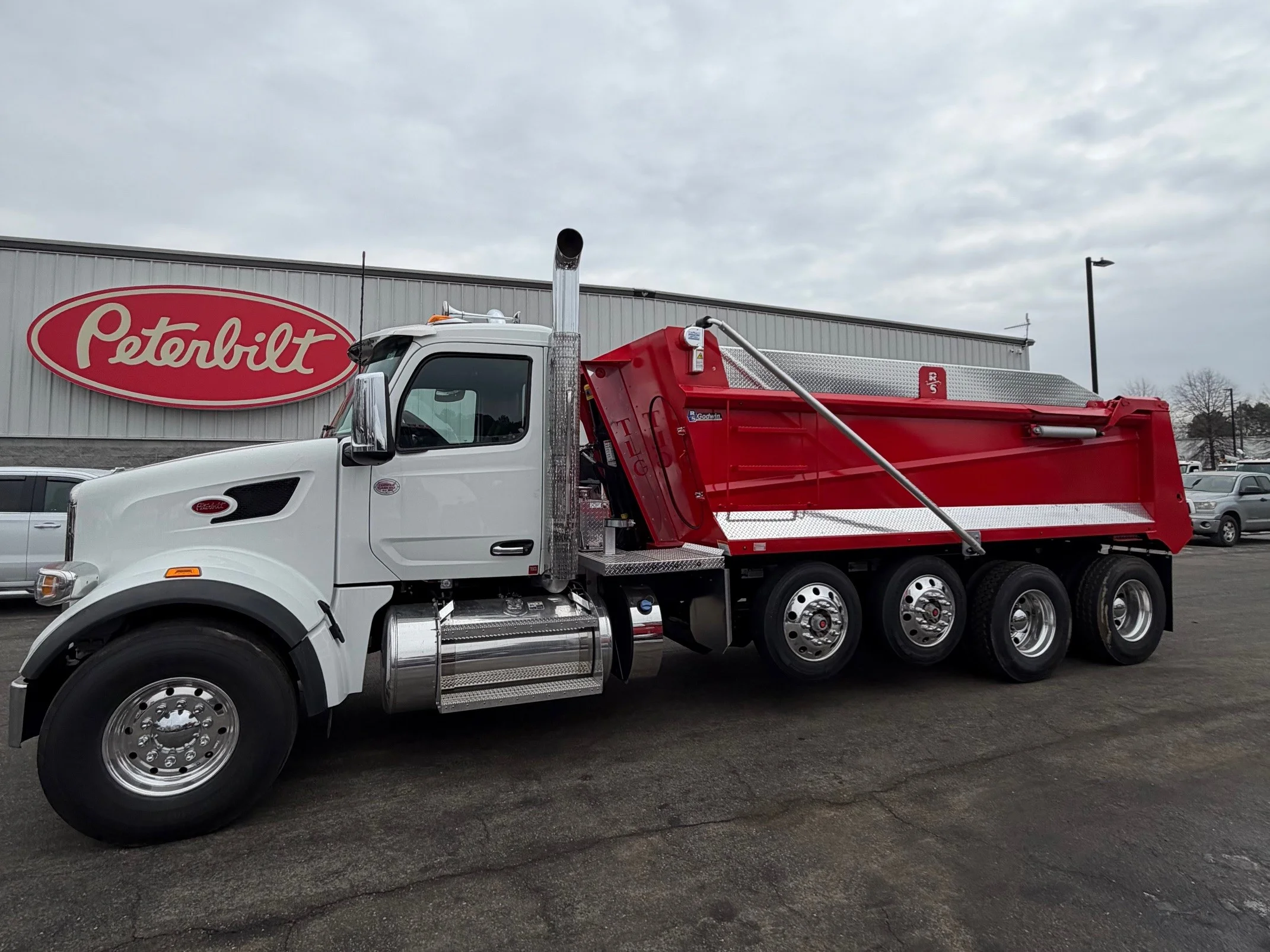 2026 Peterbilt 567 in Raleigh, NC — photo 2