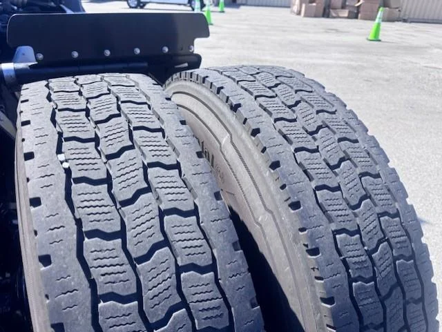 2019 Freightliner Cascadia - image 17