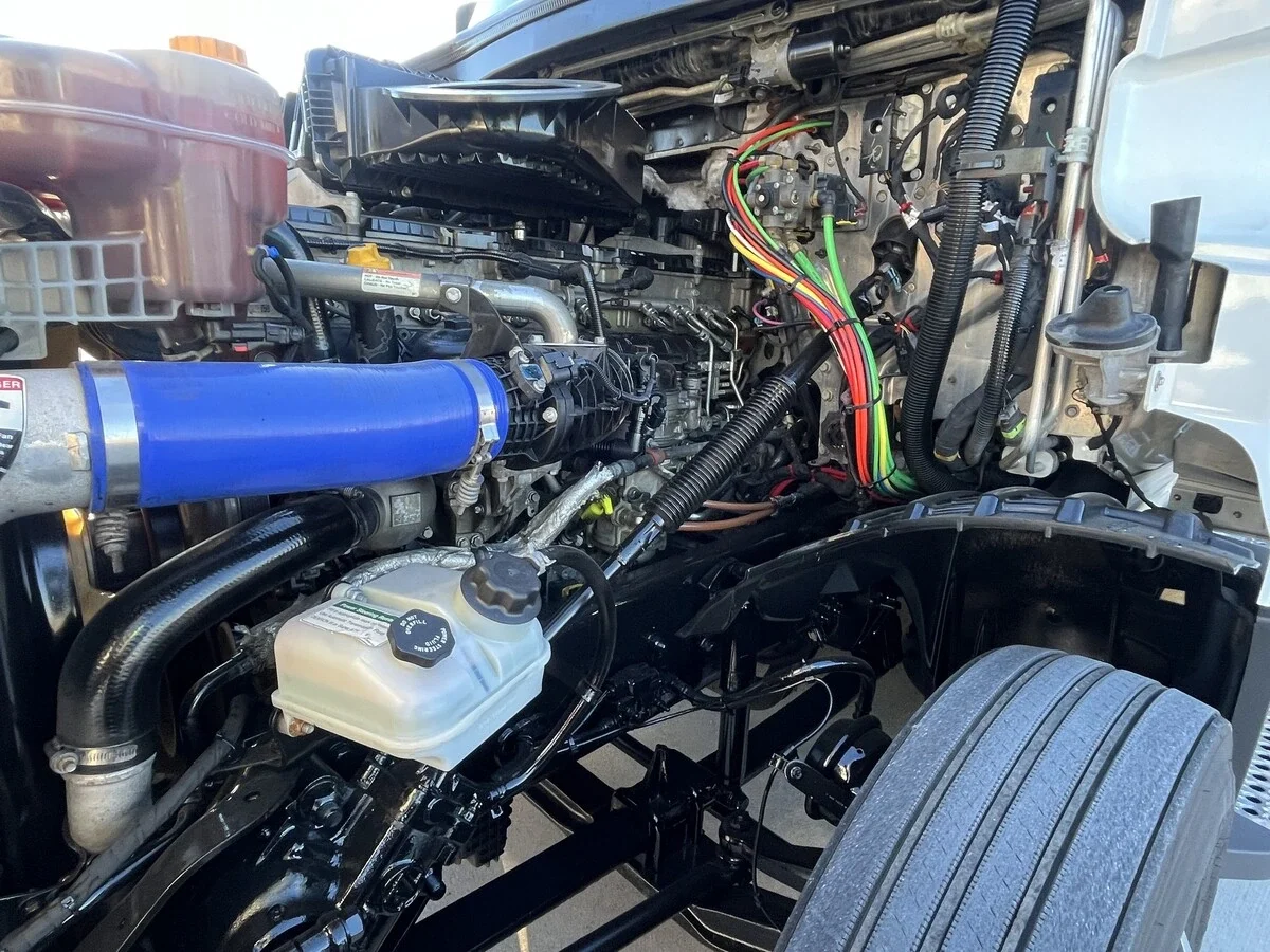 2023 Freightliner Cascadia - image 10