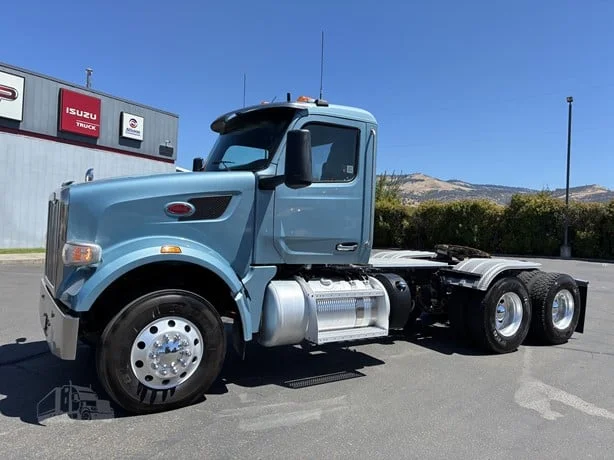 2023 Peterbilt 567