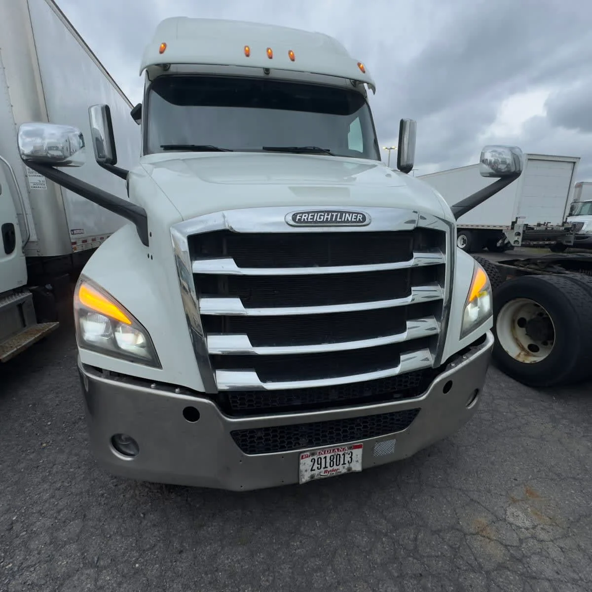 2020 Freightliner Cascadia - image 2