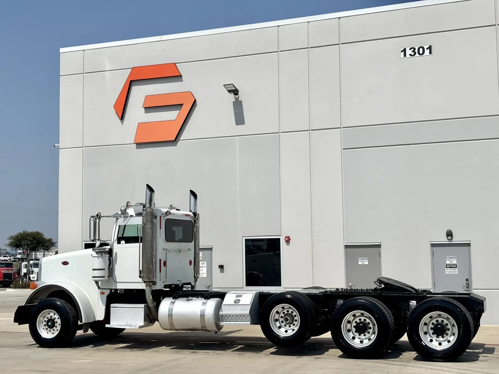 2009 Peterbilt 367 in Hutchins, TX — photo 6