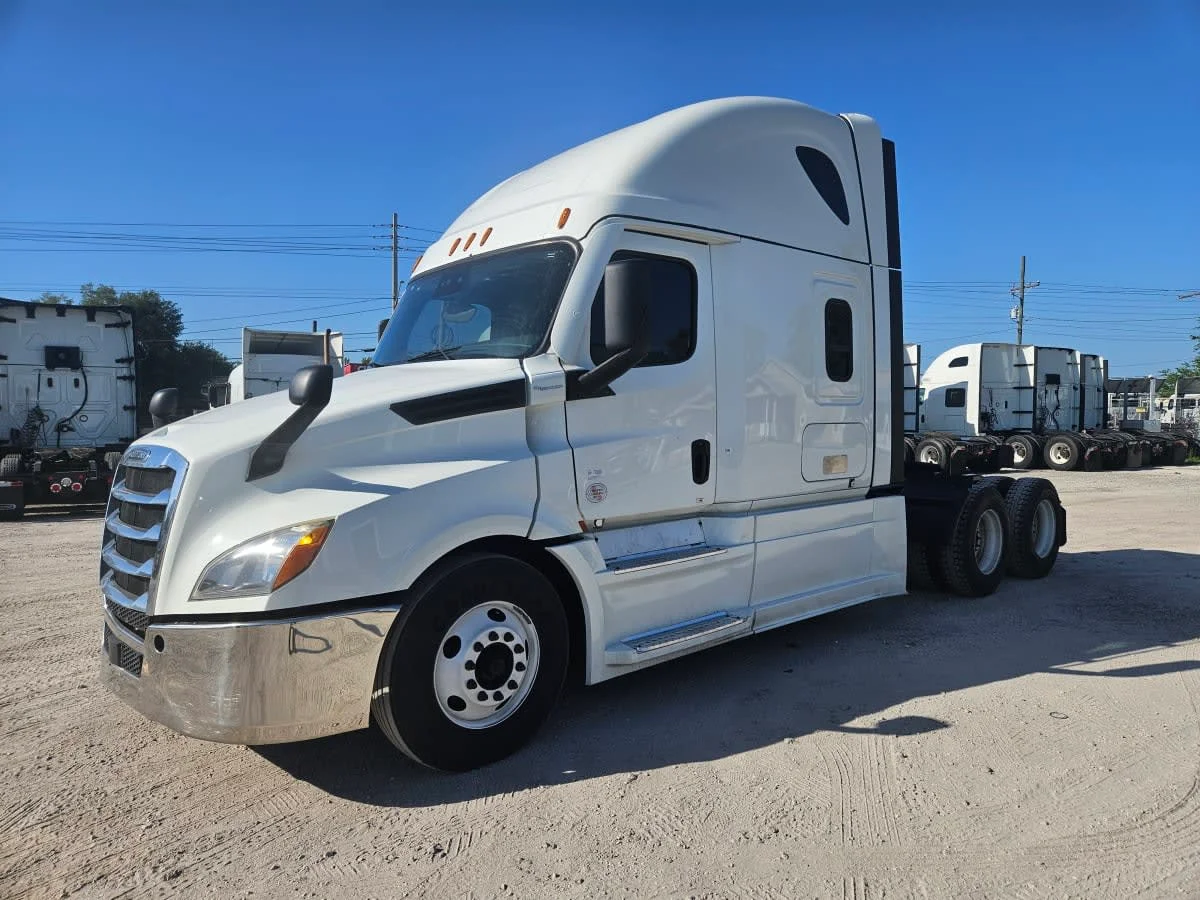 2022 Freightliner Cascadia in Orlando, FL