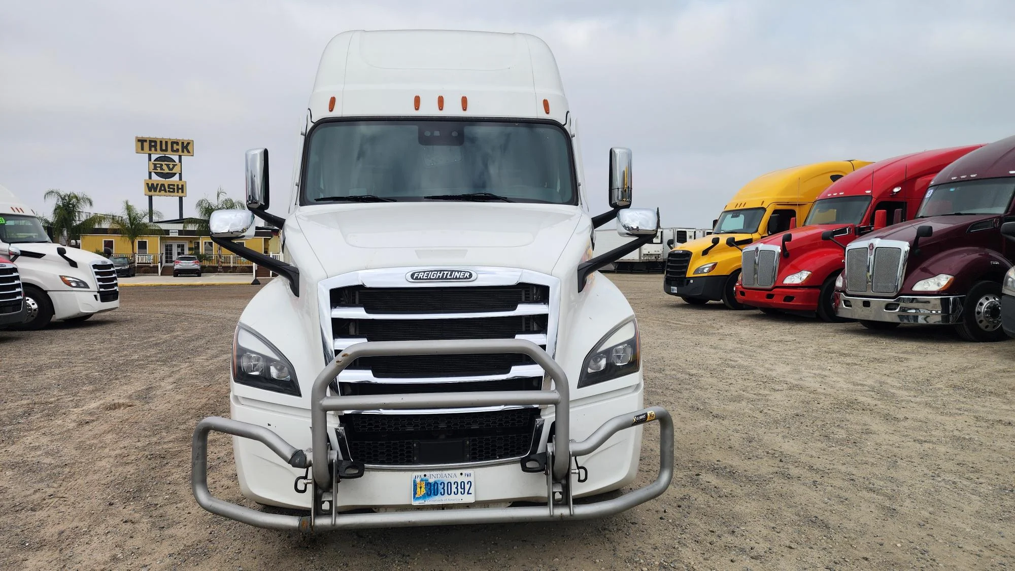 2022 Freightliner Cascadia in Fresno, CA — photo 2