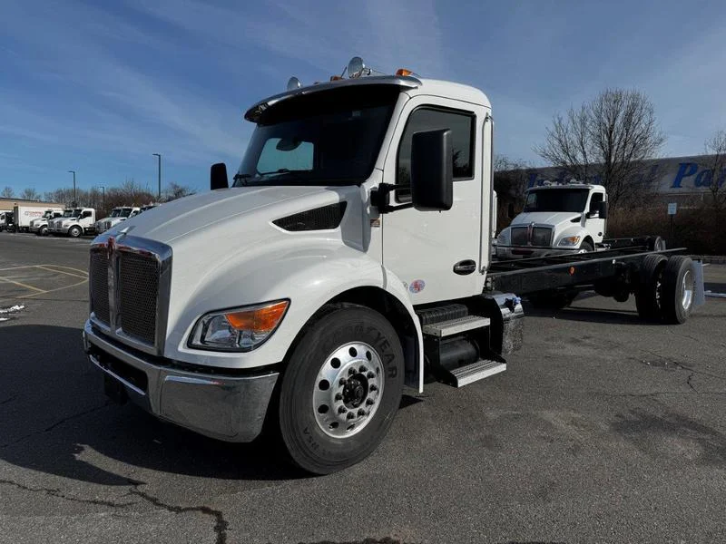 2025 Kenworth T280