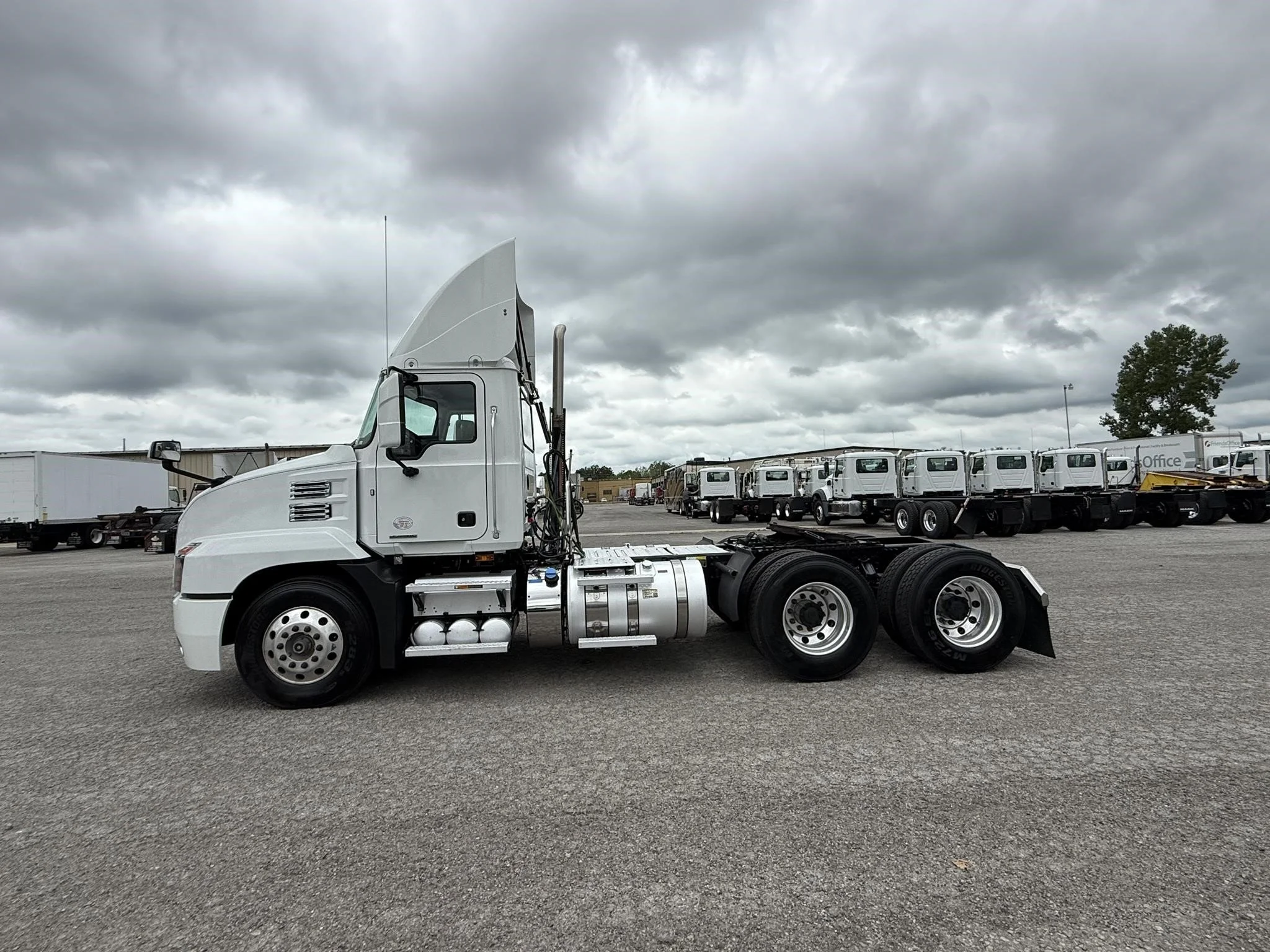 2020 Mack Anthem in Findlay, OH — photo 4