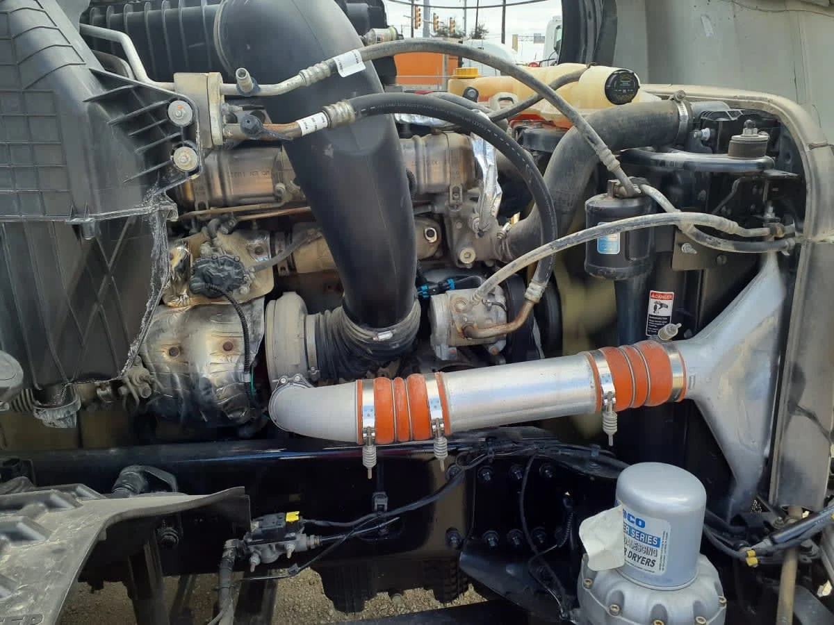 2022 Freightliner Cascadia - image 10