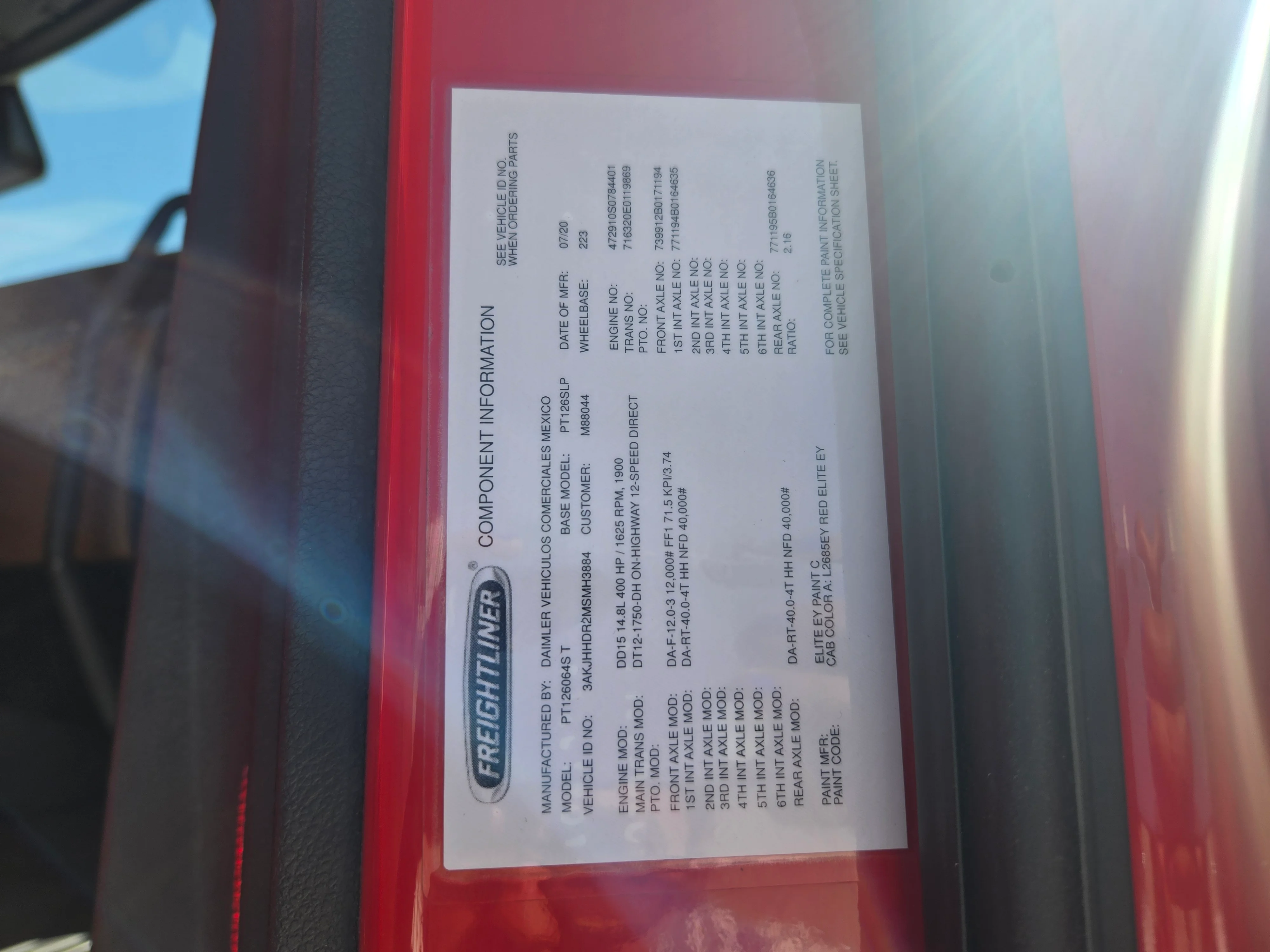 2021 Freightliner Cascadia in Fresno, CA — photo 15