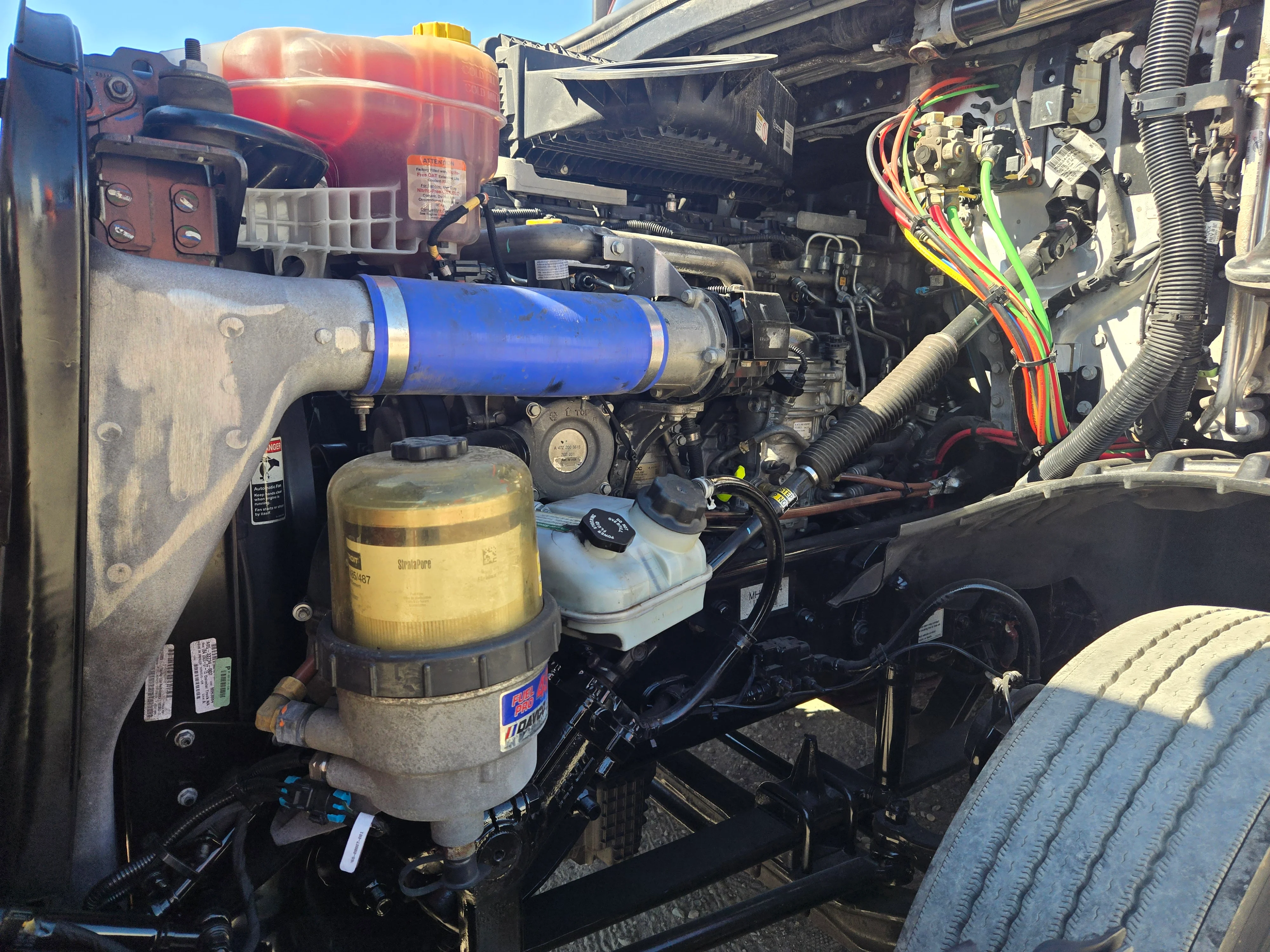 2021 Freightliner Cascadia in Fresno, CA — photo 12