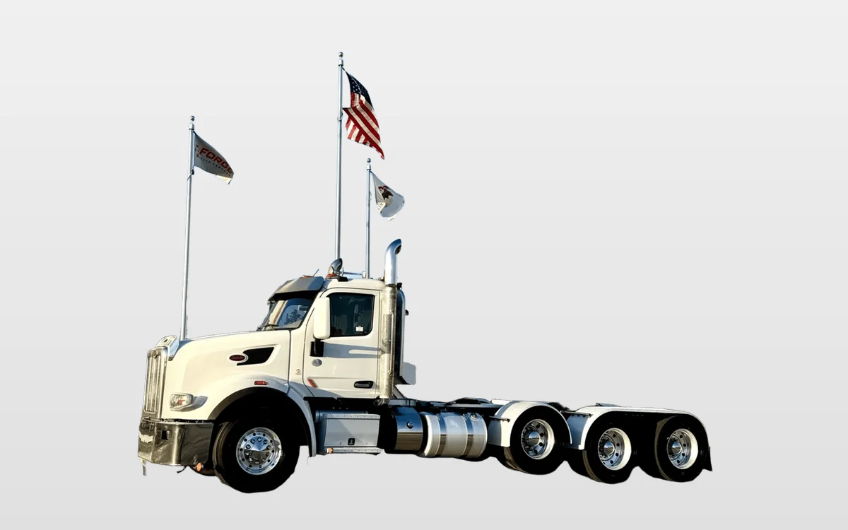2018 Peterbilt 567 - image 1