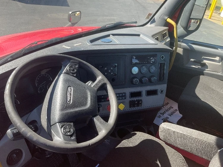 2019 Freightliner Cascadia in Eden, MD — photo 10