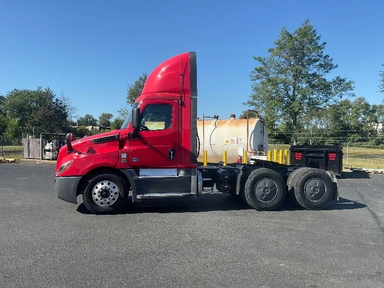 2019 Freightliner Cascadia in Eden, MD — photo 4
