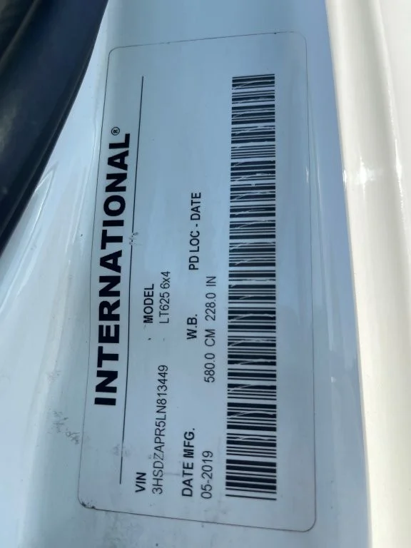 2020 International LT - image 16