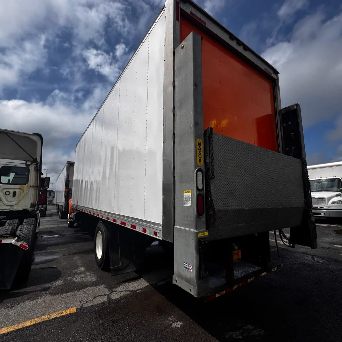 2019 International 4300 - image 6