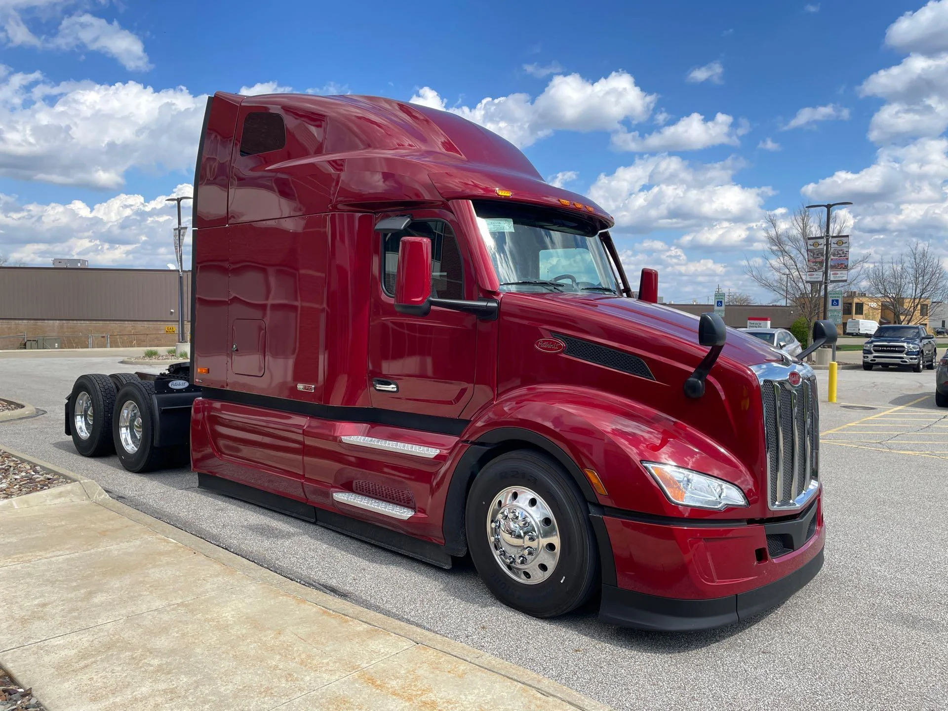 2027 Peterbilt 579 in Broadview Hts, OH — photo 5