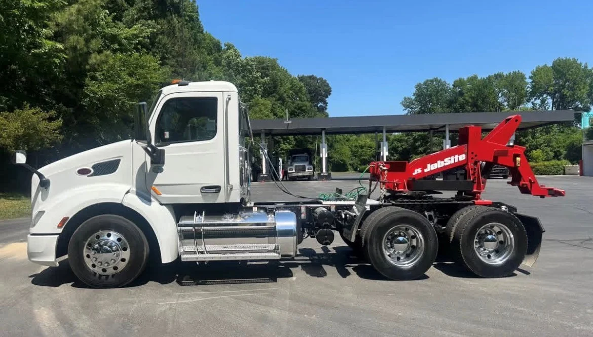 2020 Peterbilt 579 in Raleigh, NC — photo 4