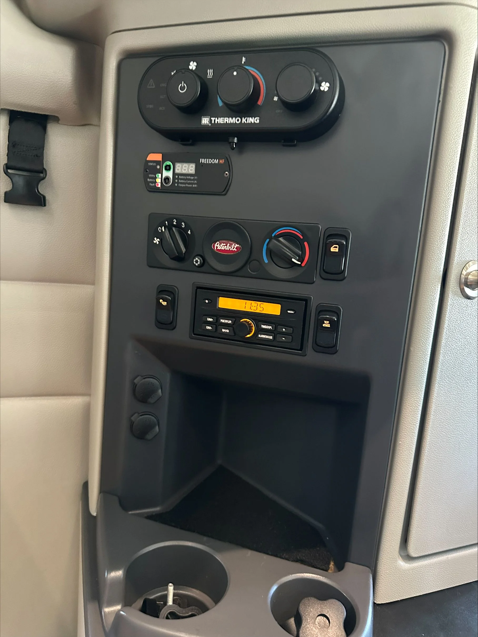 2021 Peterbilt 579 in Springfield, MO — photo 10