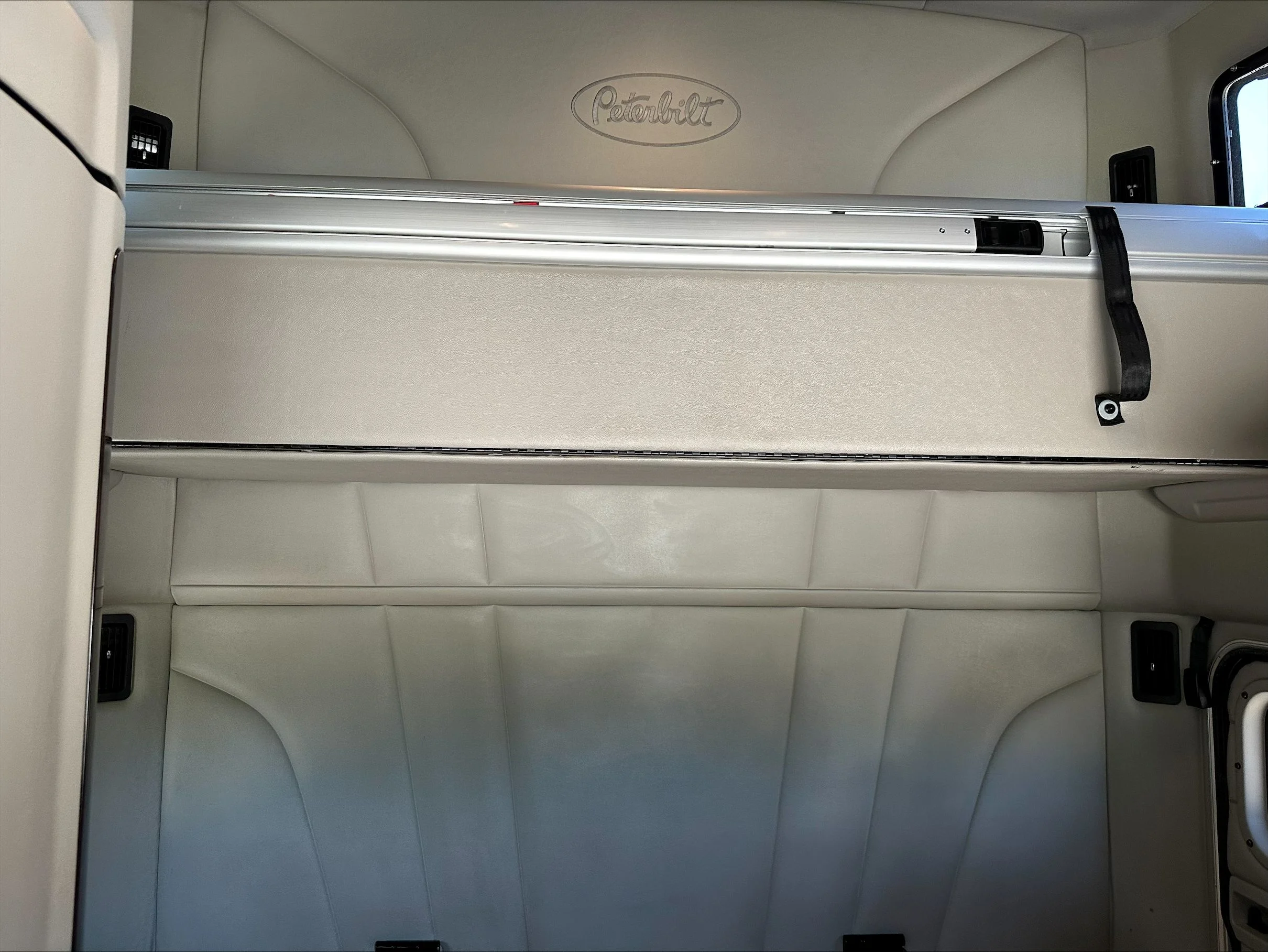 2021 Peterbilt 579 in Springfield, MO — photo 11