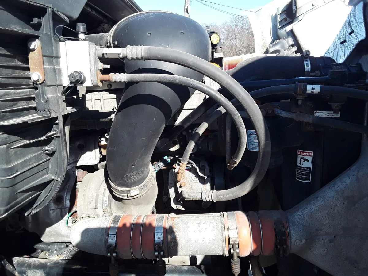 2017 Freightliner Cascadia - image 12