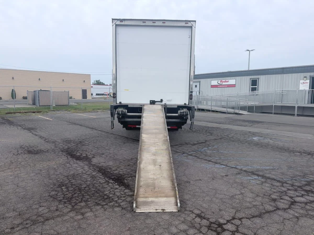 2019 Freightliner M2 106 in Syracuse, NY — photo 15