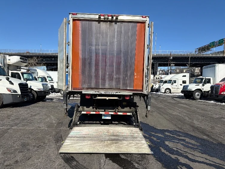 2019 International 4300 - image 9
