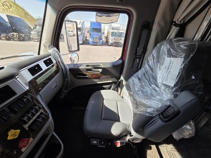 2027 Peterbilt 589 in El Paso, TX — photo 15