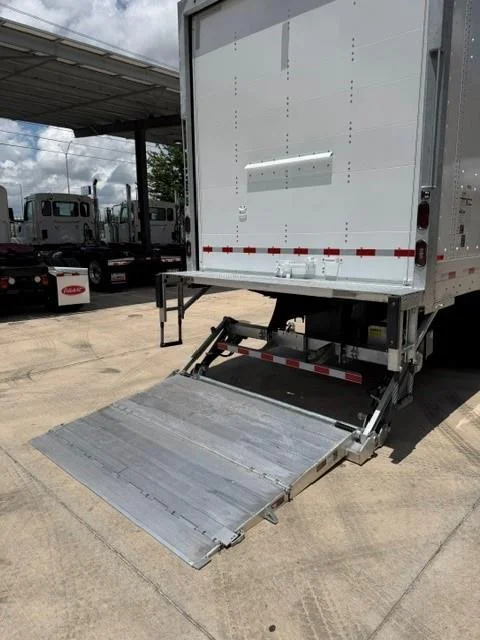 2025 Peterbilt 536 — photo 18