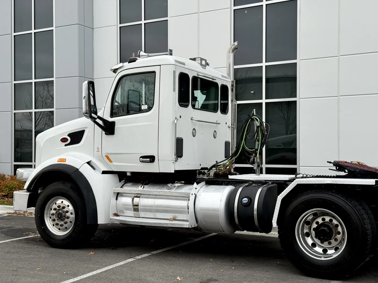 2015 Peterbilt 567 - image 8
