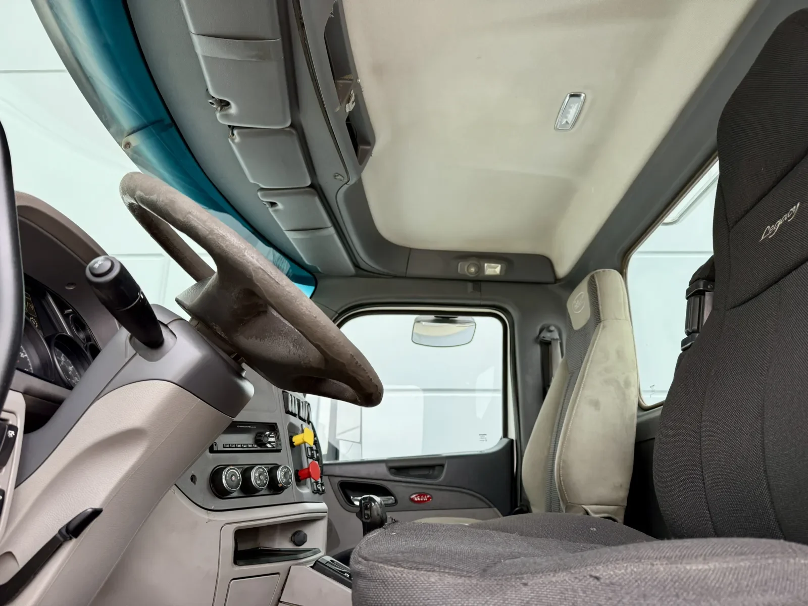 2015 Peterbilt 567 in New Lenox, IL — photo 14