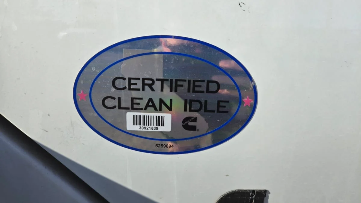 2019 International LT - image 11