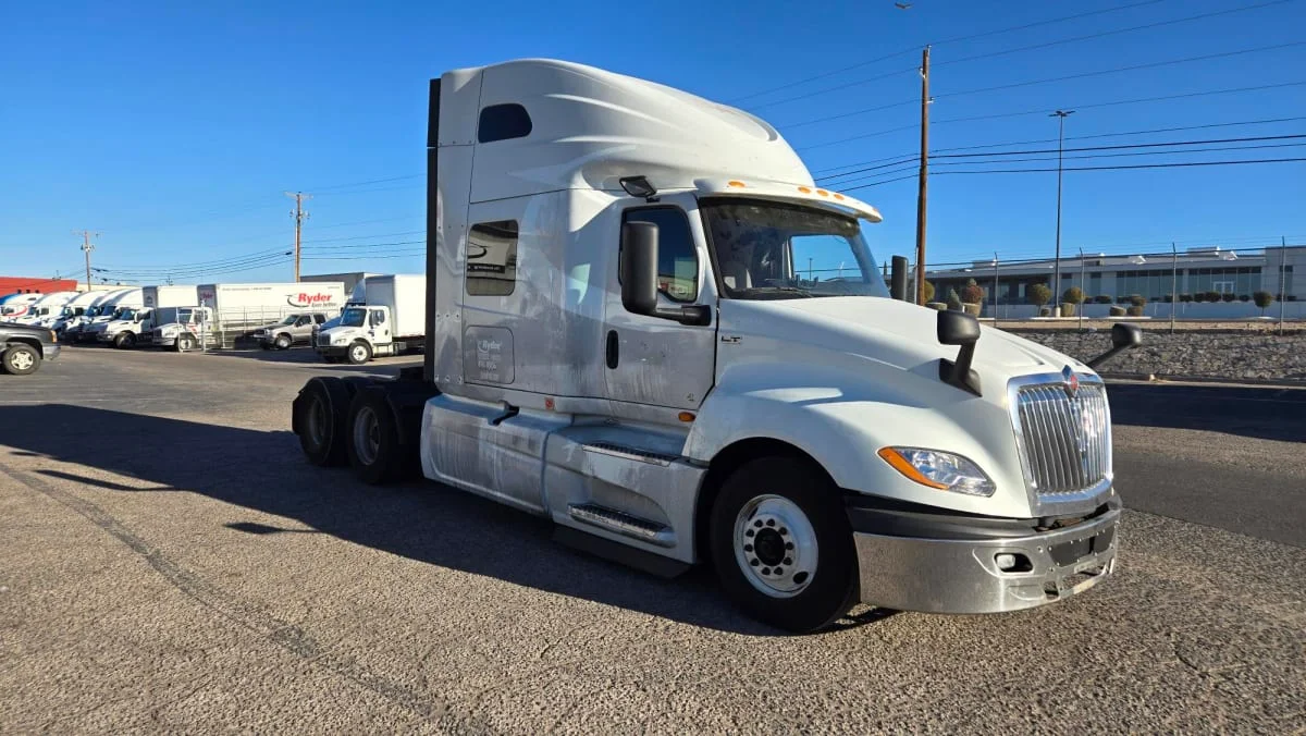2019 International LT in El Paso, TX — photo 3
