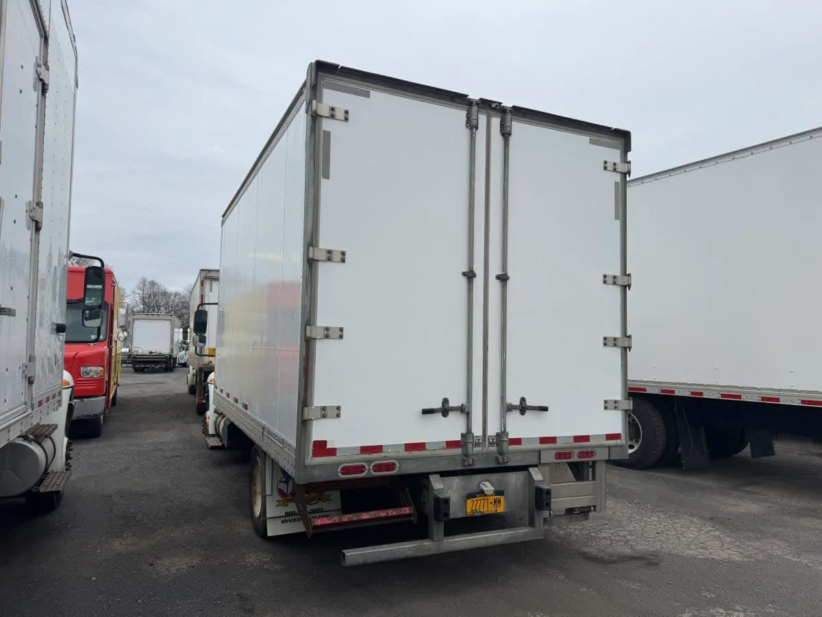 2019 International 4300 in Syracuse, NY — photo 3