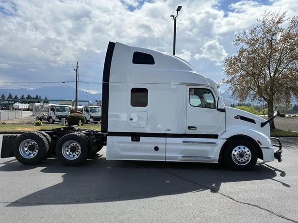 2023 Peterbilt 579 in Medford, OR — photo 5